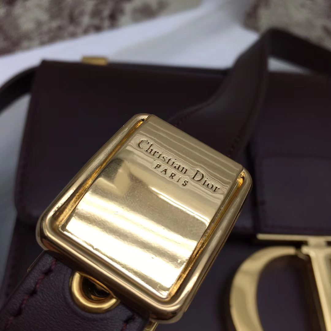 Dior Montaigne30 24 cm