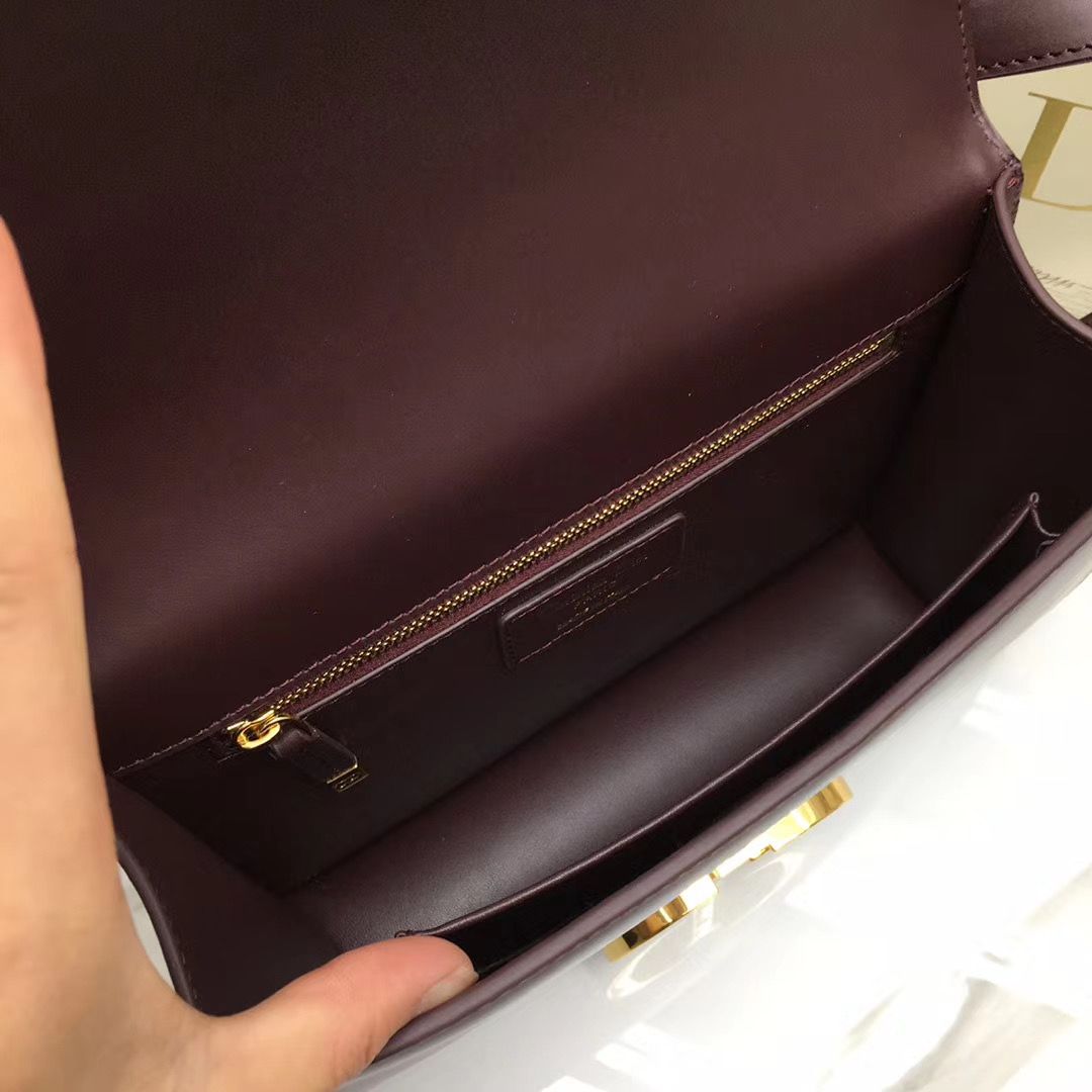 Dior Montaigne30 24 cm