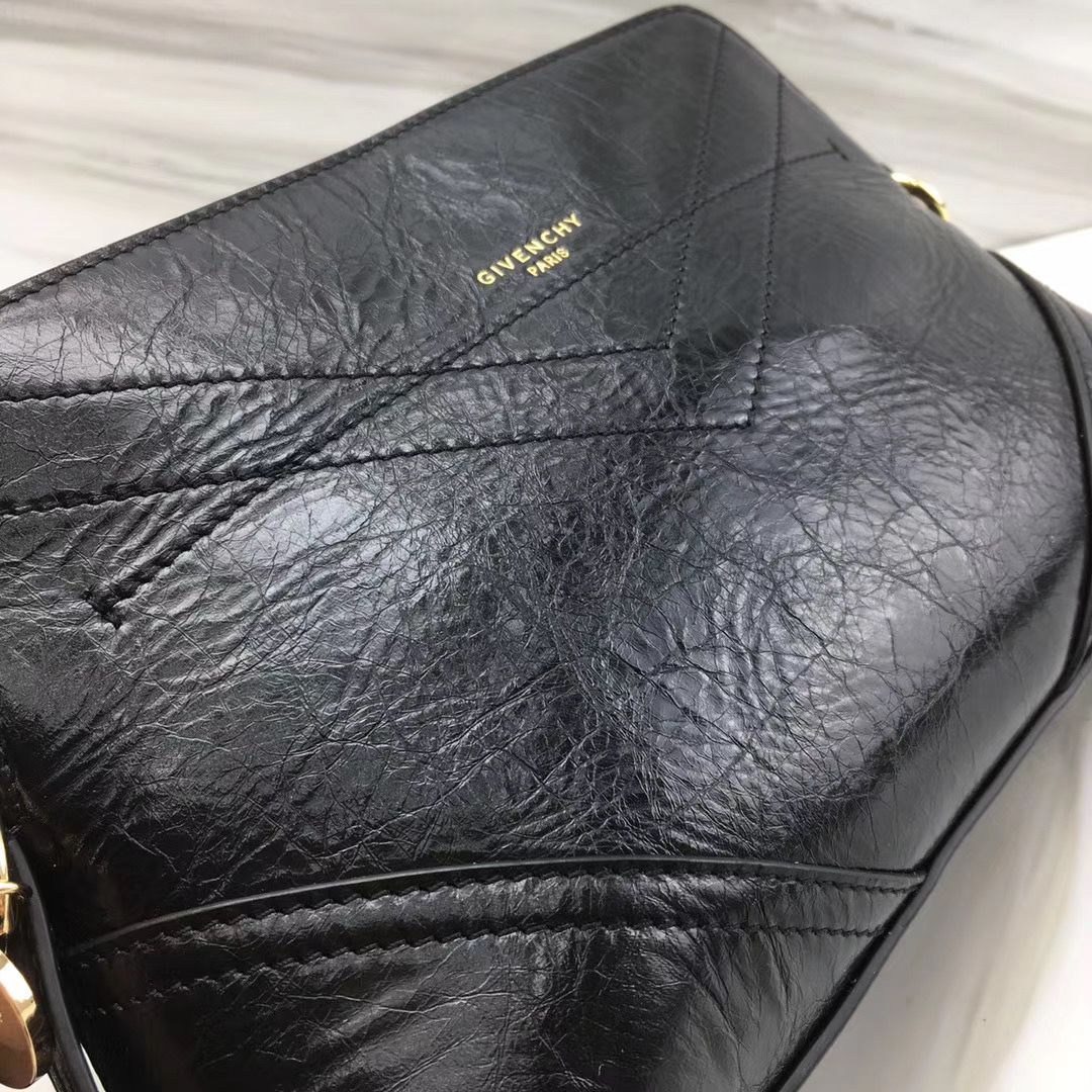 Givenchy ID 26 cm