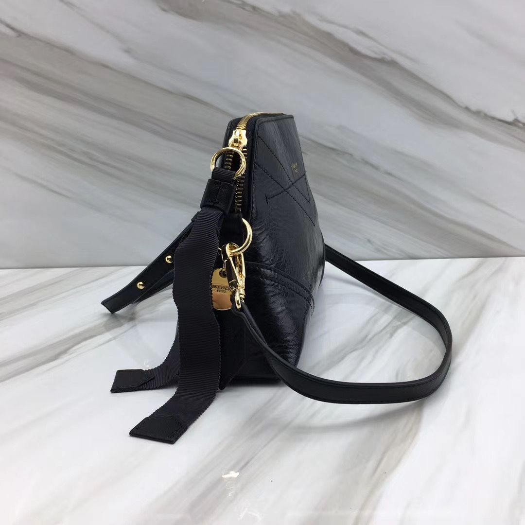 Givenchy ID 26 cm