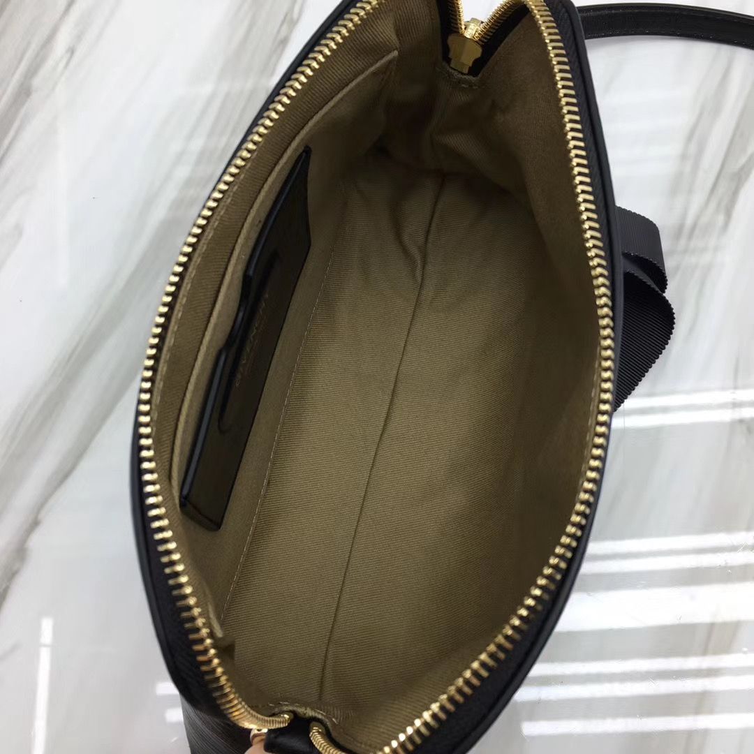Givenchy ID 26 cm
