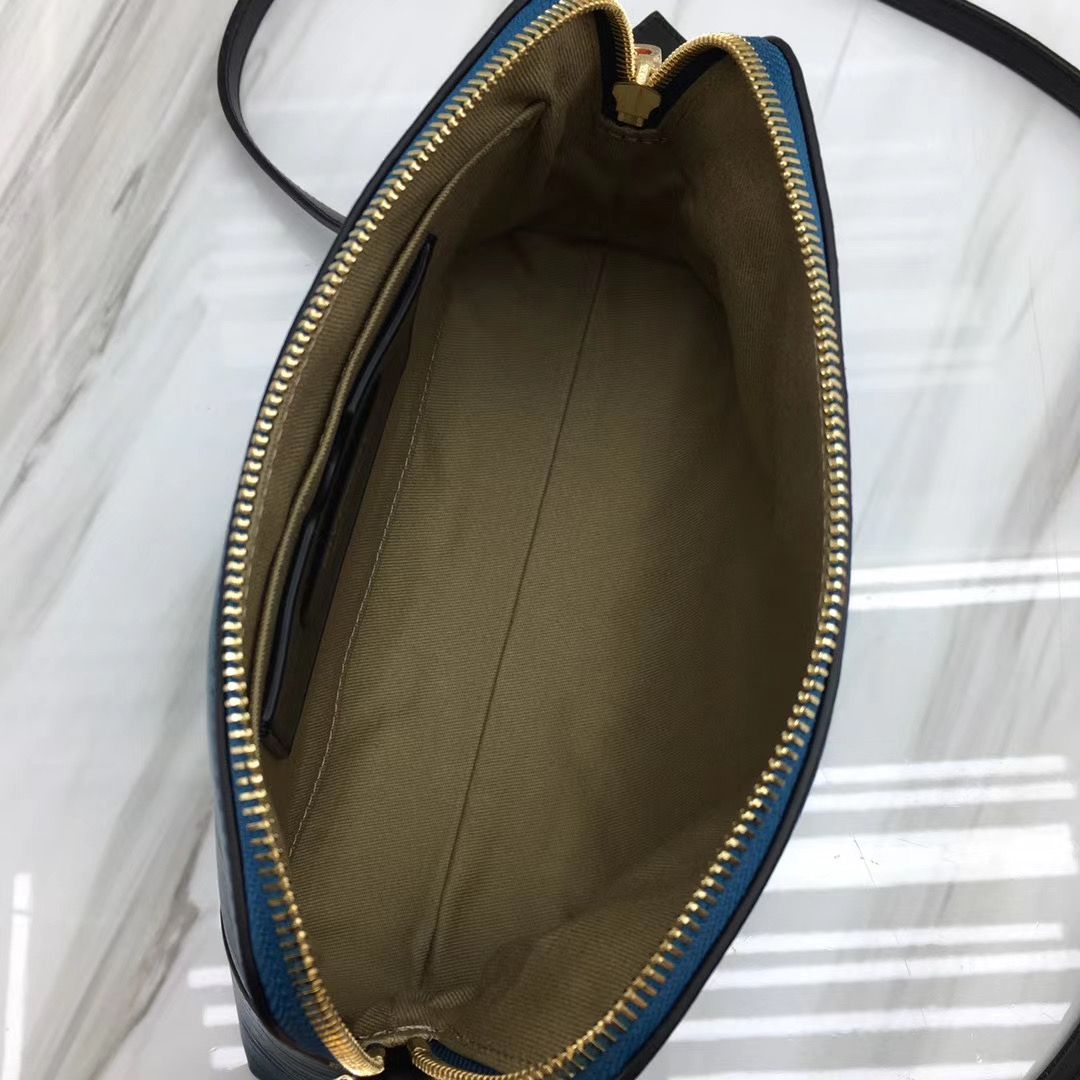 Givenchy ID 26 cm