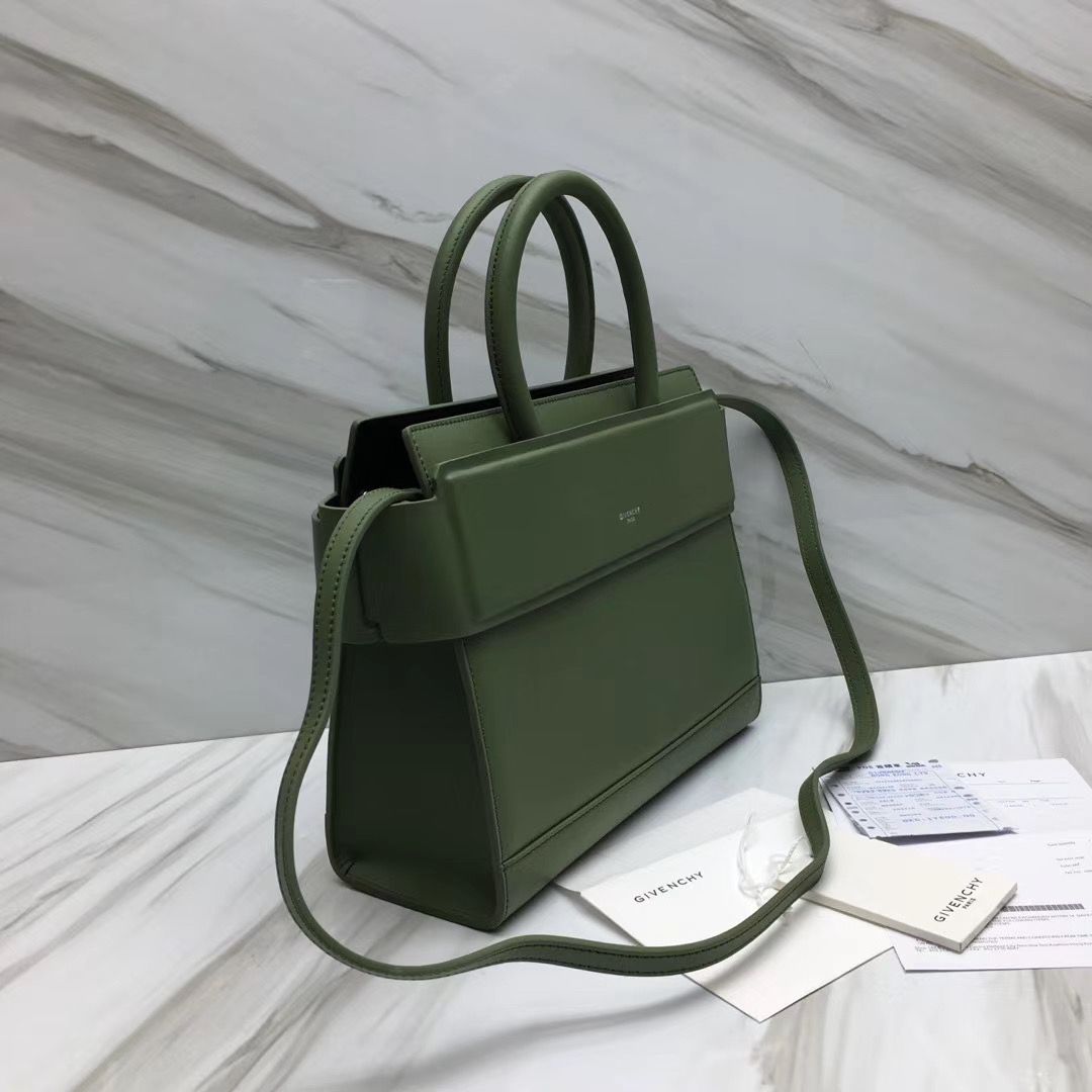 Givenchy Horizon 28 cm