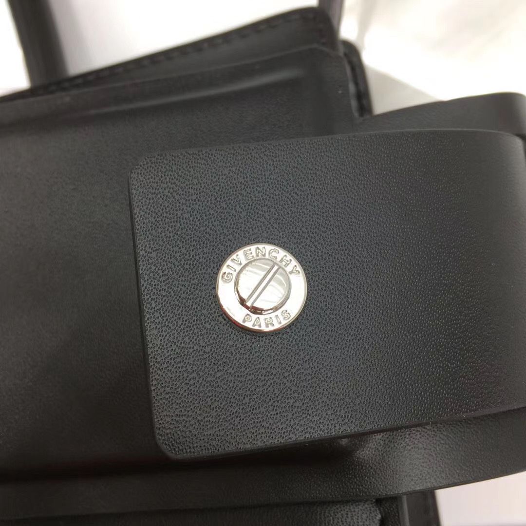 Givenchy Horizon 28 сm