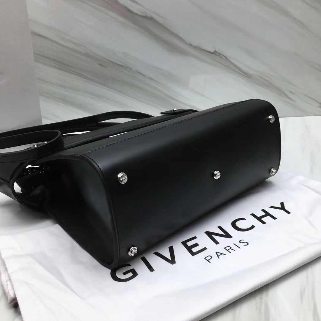 Givenchy Horizon 28 сm
