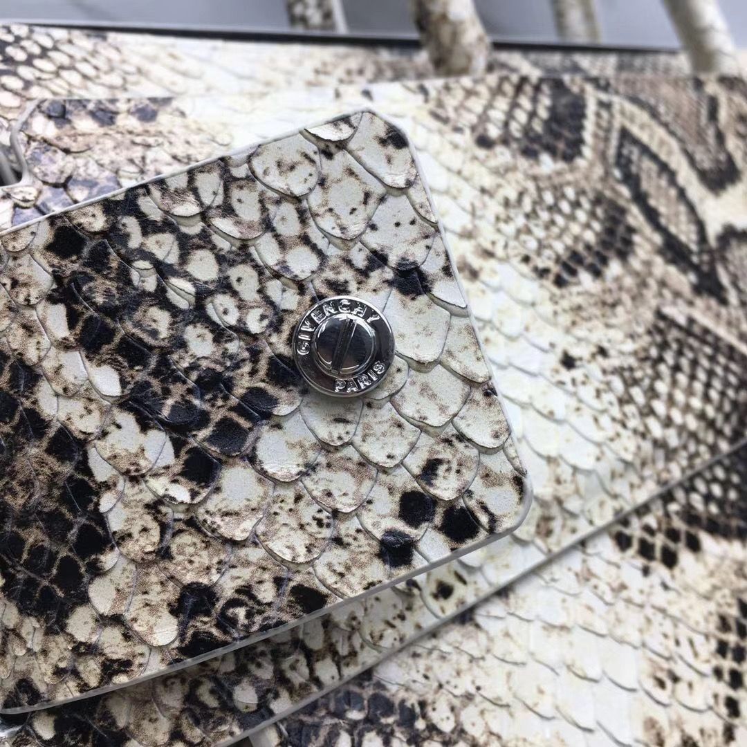 Givenchy Horizon 35 cm