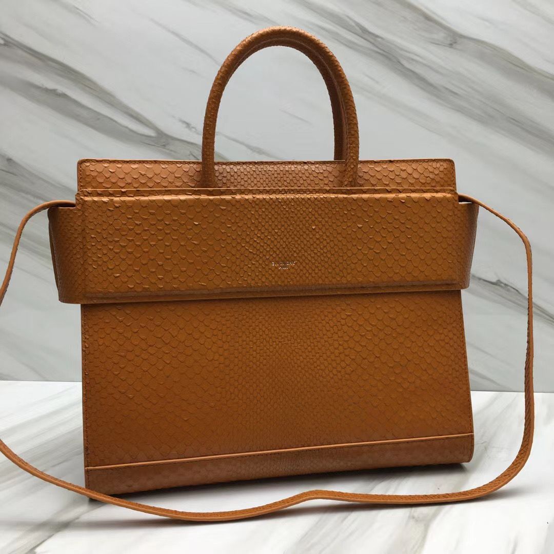 Givenchy Horizon 35 cm