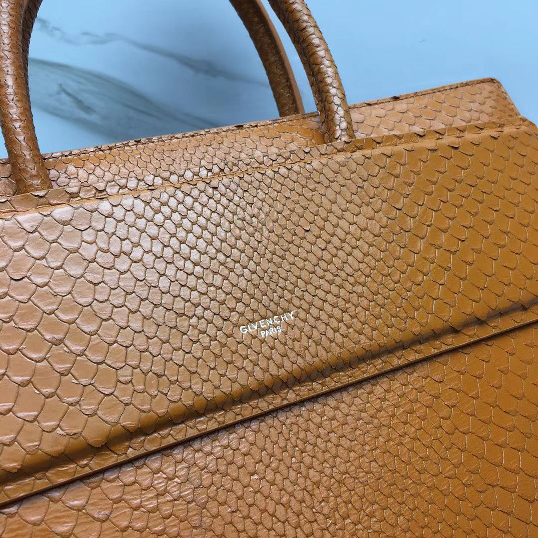 Givenchy Horizon 35 cm