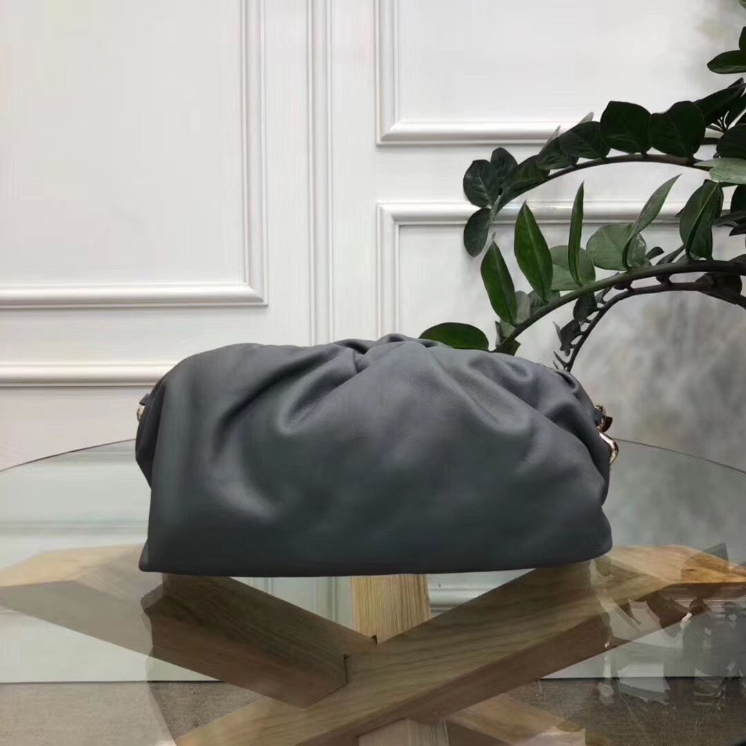 Bottega Veneta The Pouch 30 cm