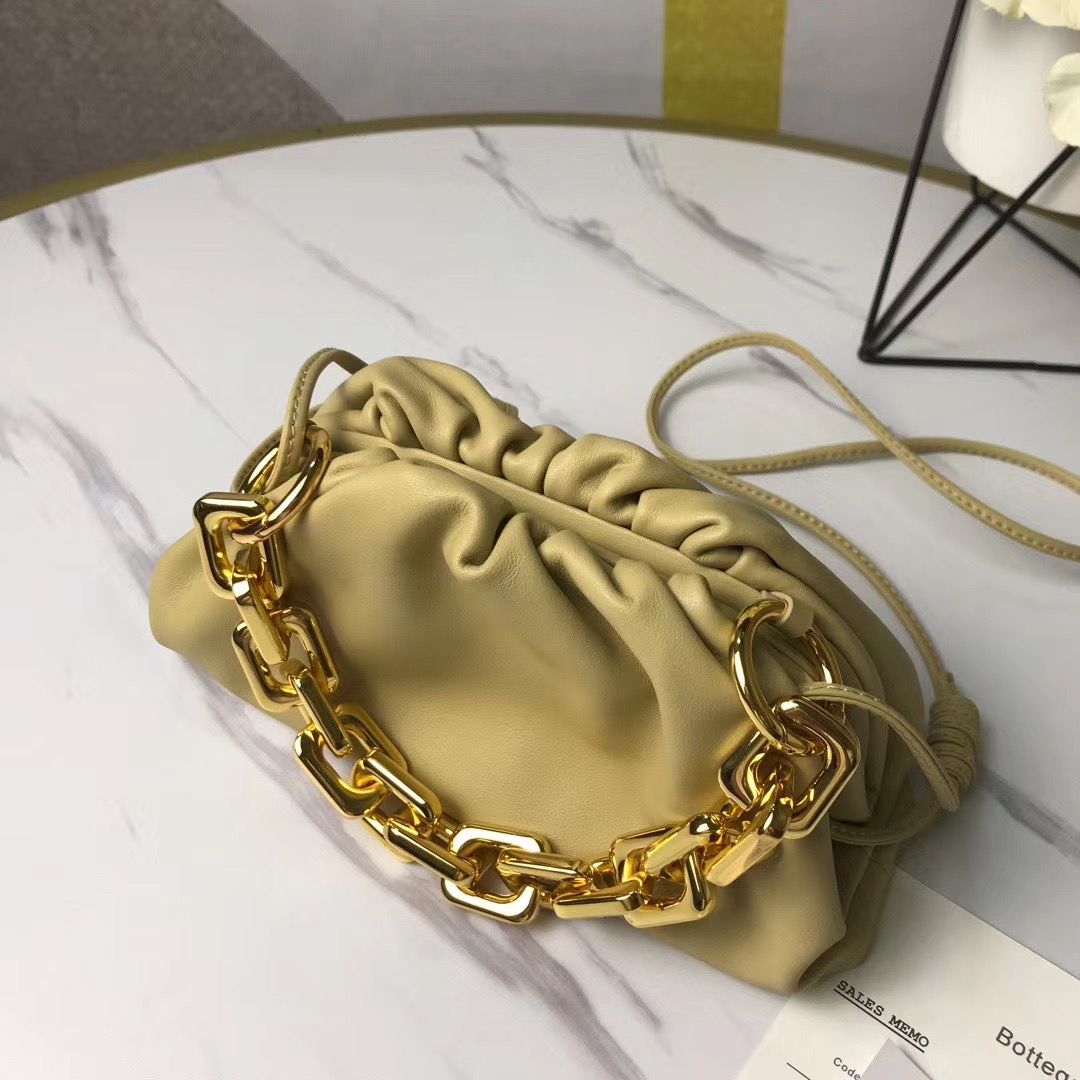 Bottega Veneta Chain Pouch 22 cm