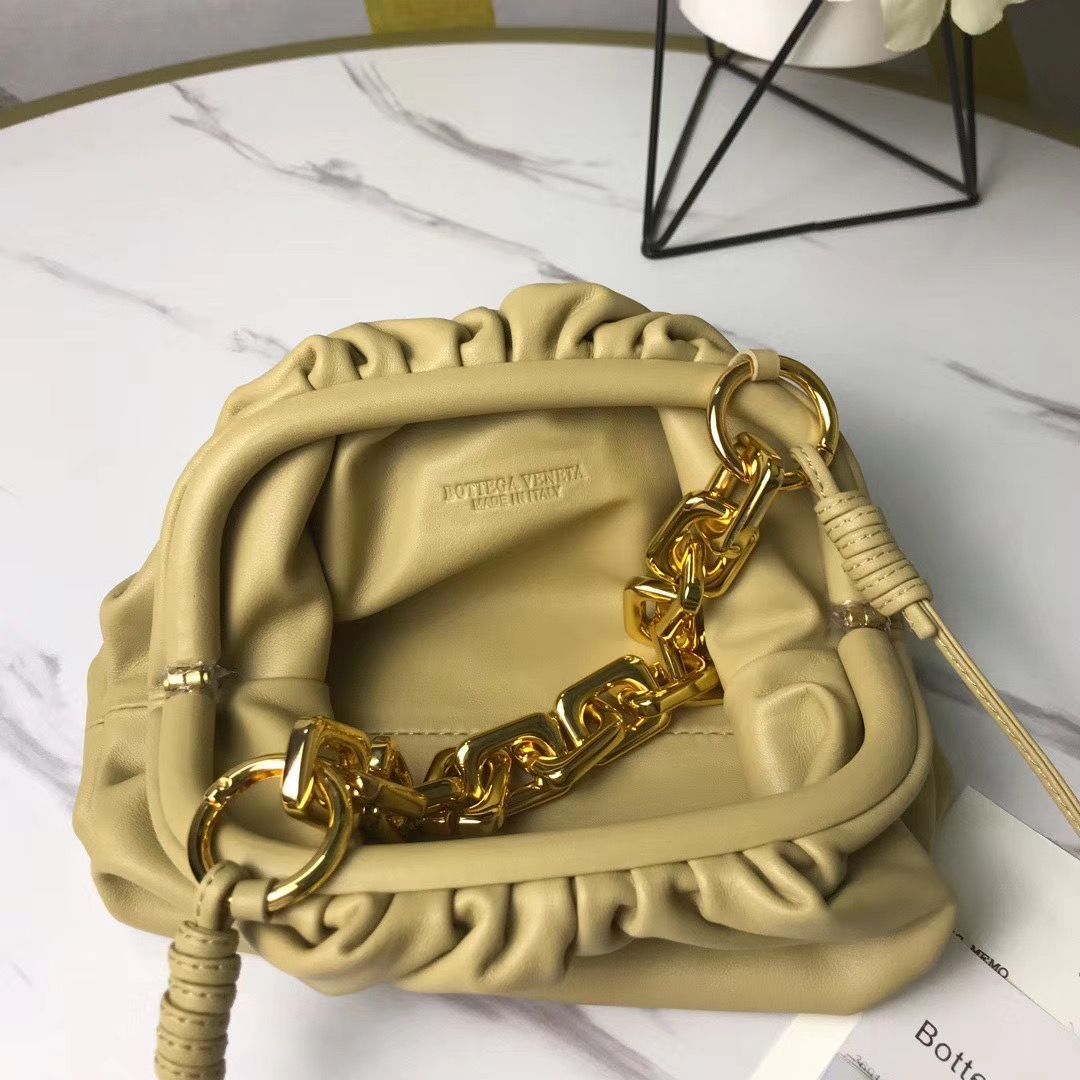 Bottega Veneta Chain Pouch 22 cm