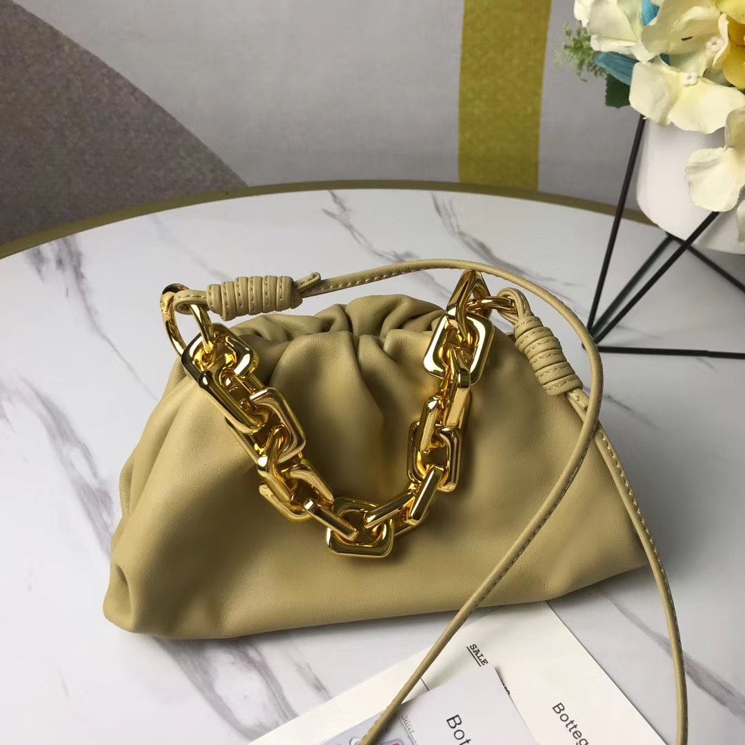 Bottega Veneta Chain Pouch 22 cm
