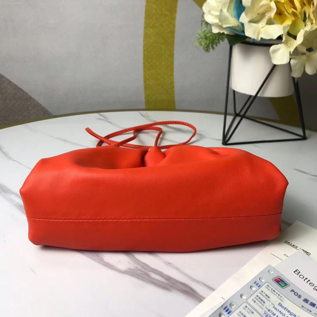 Bottega Veneta Chain Pouch 22 cm