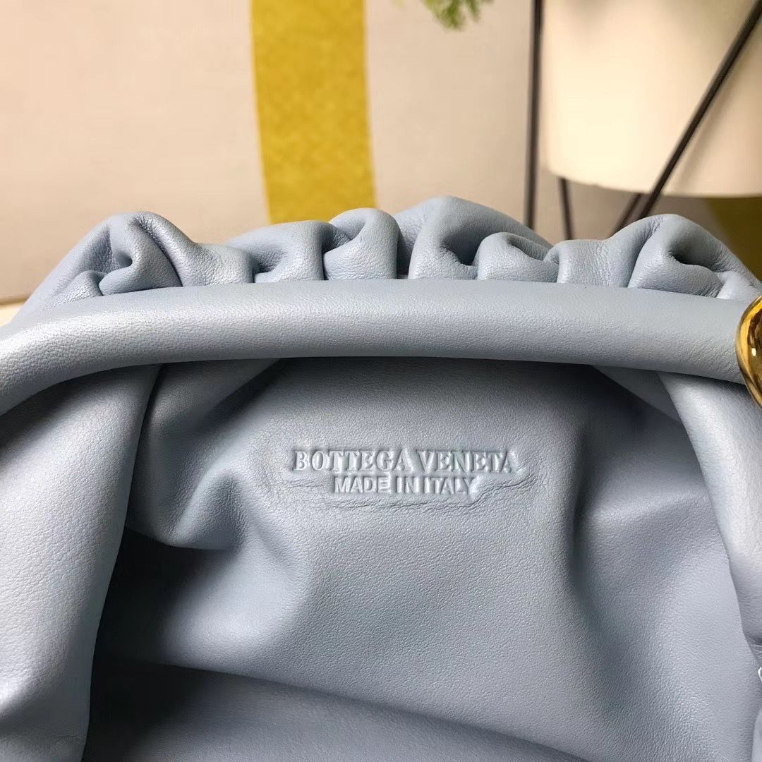 Bottega Veneta Chain Pouch 22 cm