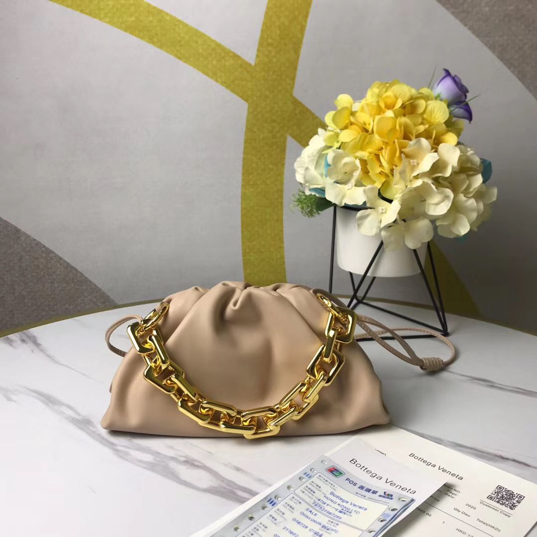 Bottega Veneta Chain Pouch 22 cm