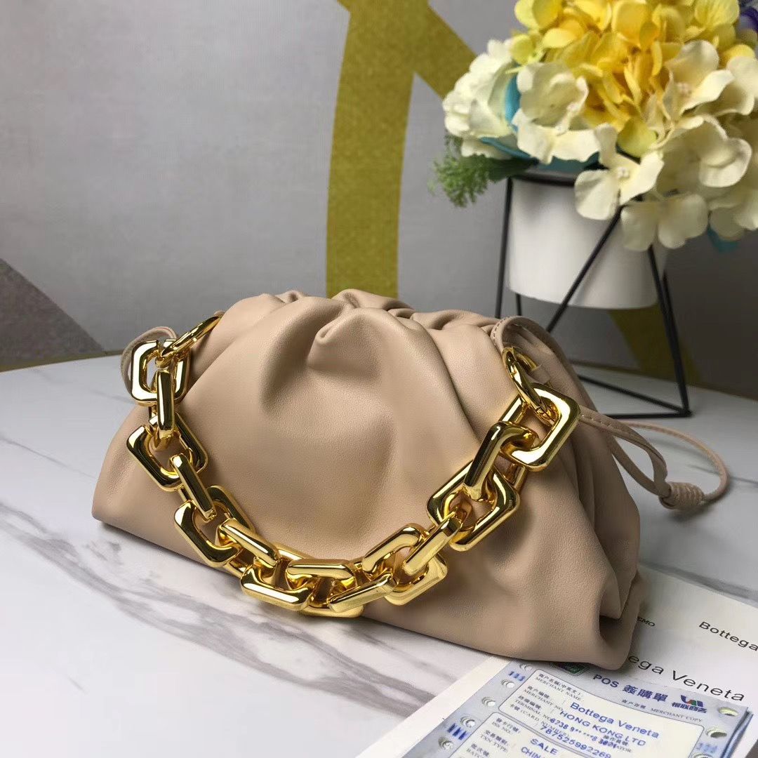 Bottega Veneta Chain Pouch 22 cm