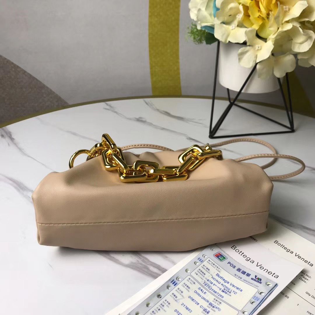 Bottega Veneta Chain Pouch 22 cm
