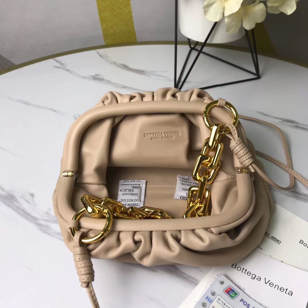 Bottega Veneta Chain Pouch 22 cm