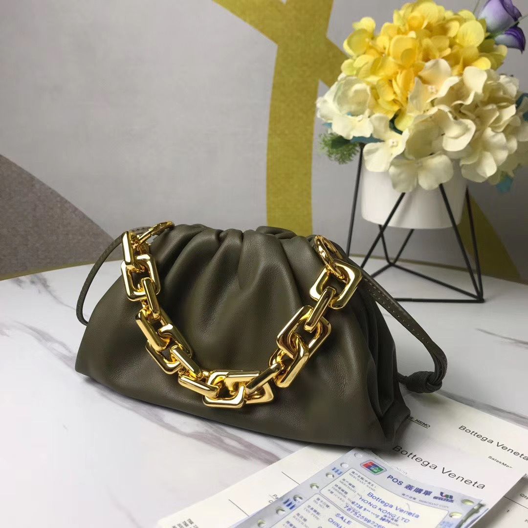 Bottega Veneta The Chain Pouch 22 cm