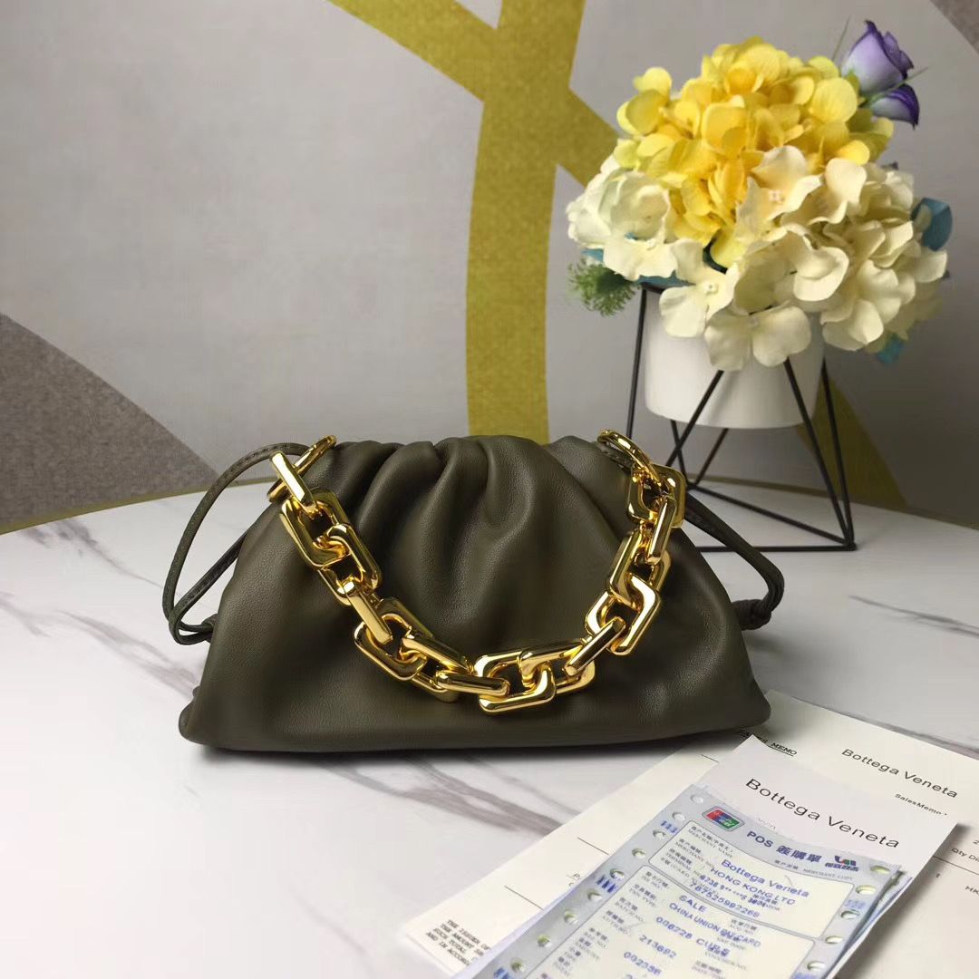 Bottega Veneta The Chain Pouch 22 cm