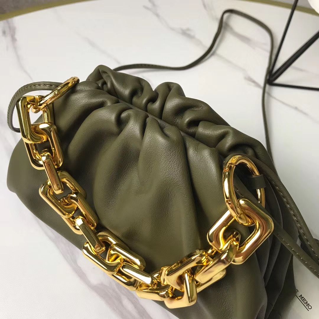 Bottega Veneta The Chain Pouch 22 cm
