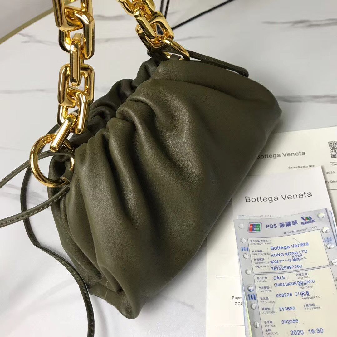 Bottega Veneta The Chain Pouch 22 cm