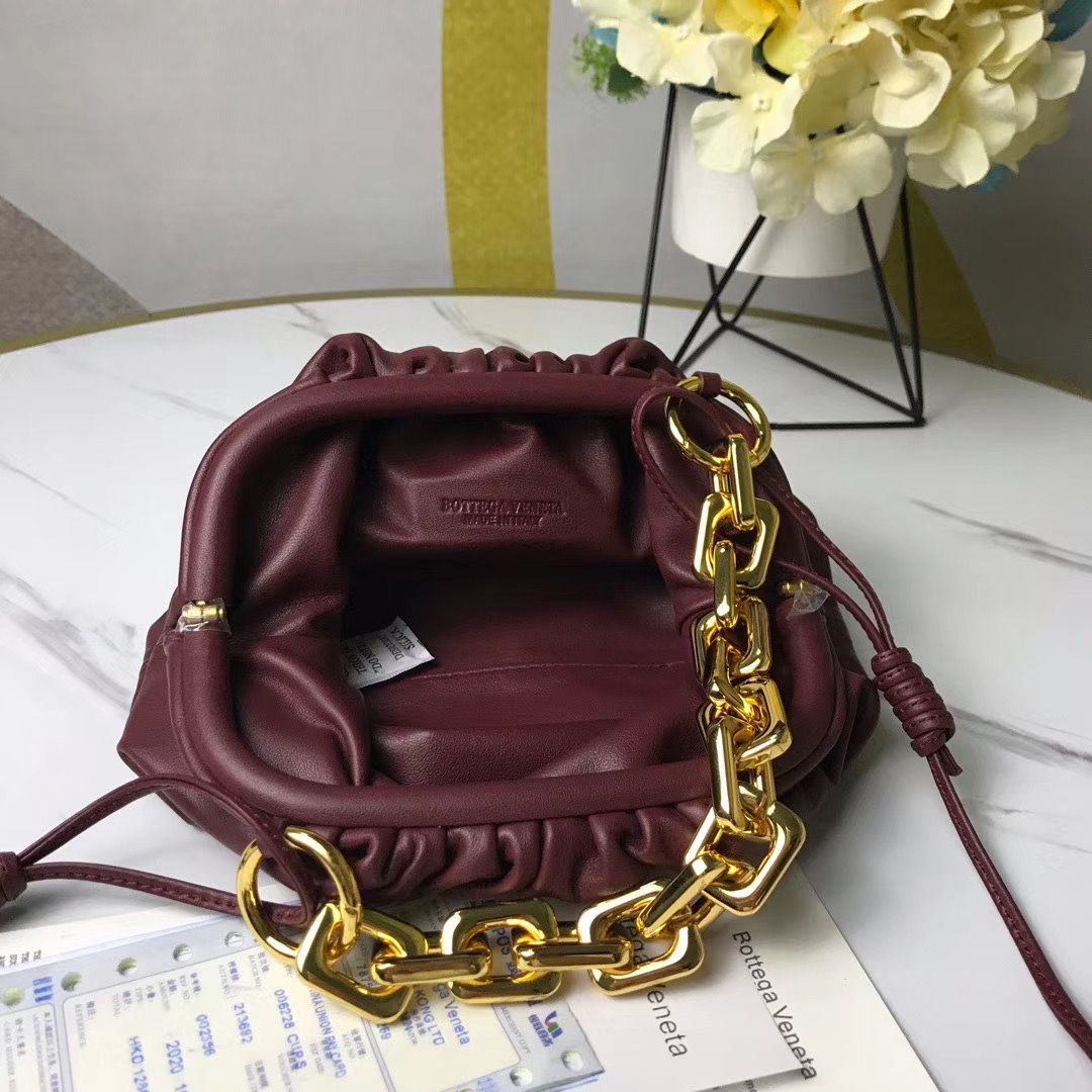 Bottega Veneta The Chain Pouch 22 cm