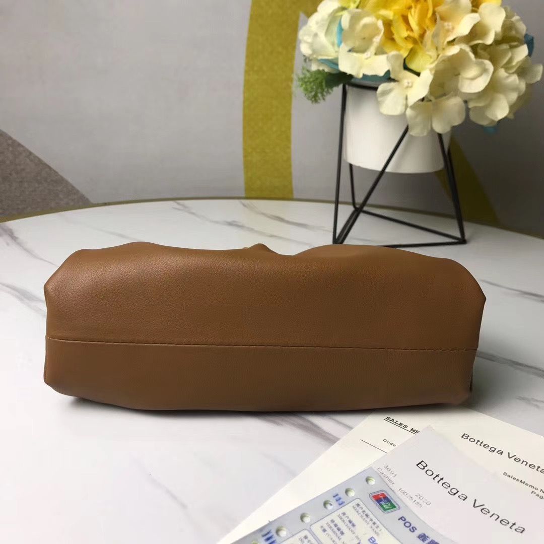 Bottega Veneta The Chain Pouch 22 cm