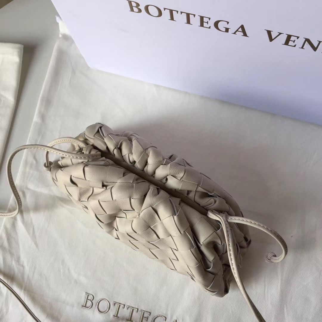 Bottega Veneta The Pouch 22 cm