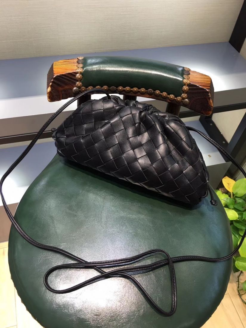 Bottega Veneta The Pouch 22 cm