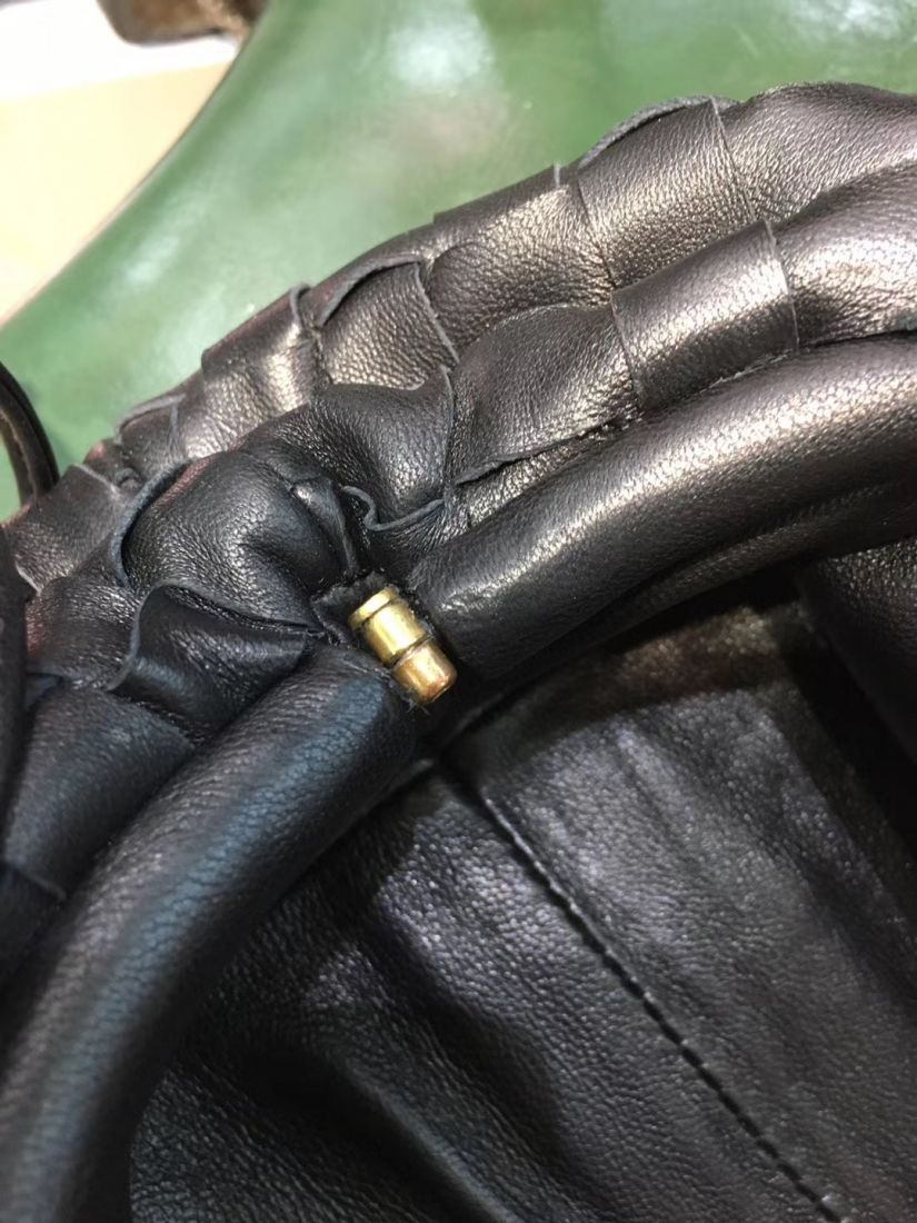 Bottega Veneta The Pouch 22 cm