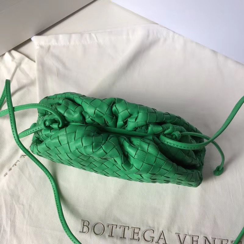 Bottega Veneta The Pouch 22 cm