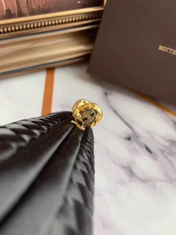 Bottega Veneta Kont 25 cm