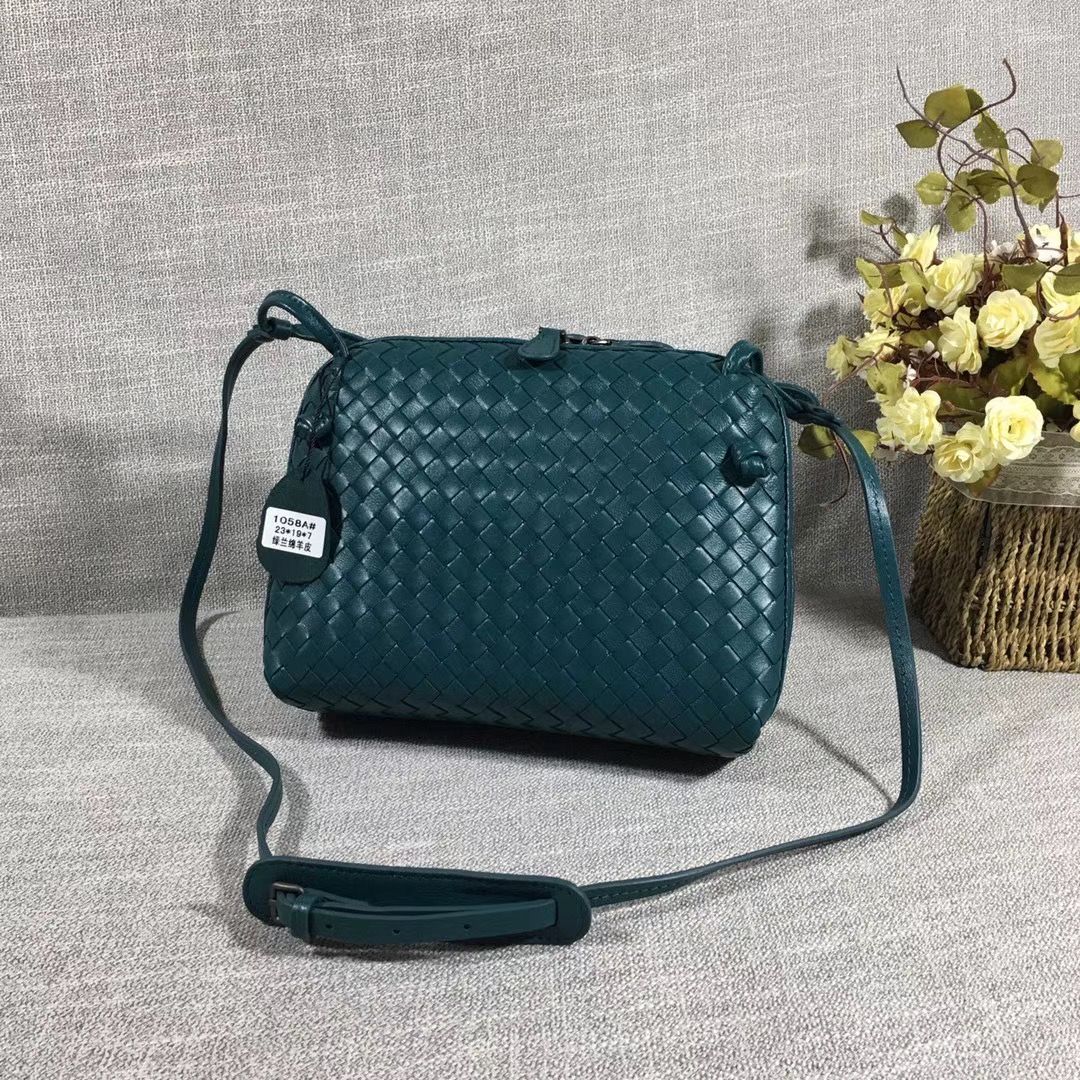 Bottega Veneta 23 cm