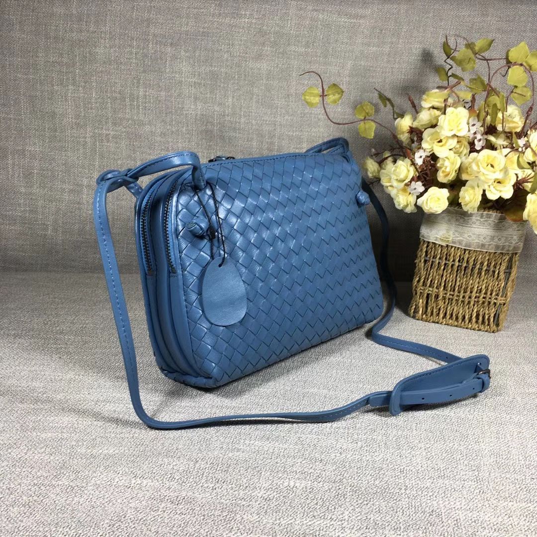 Bottega Veneta 23 cm два замка