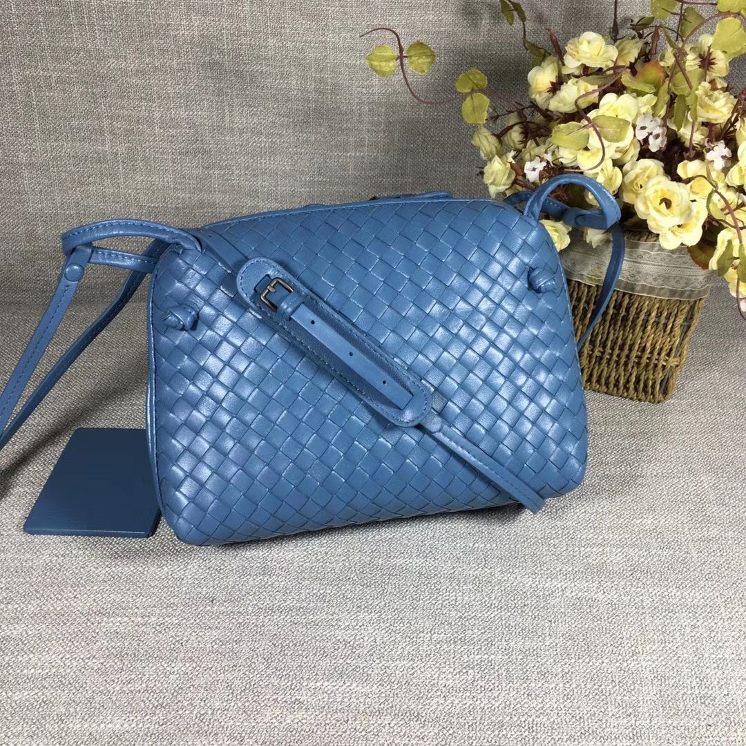 Bottega Veneta 23 cm два замка