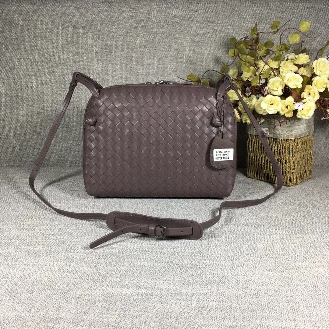 Bottega Veneta 23 cm