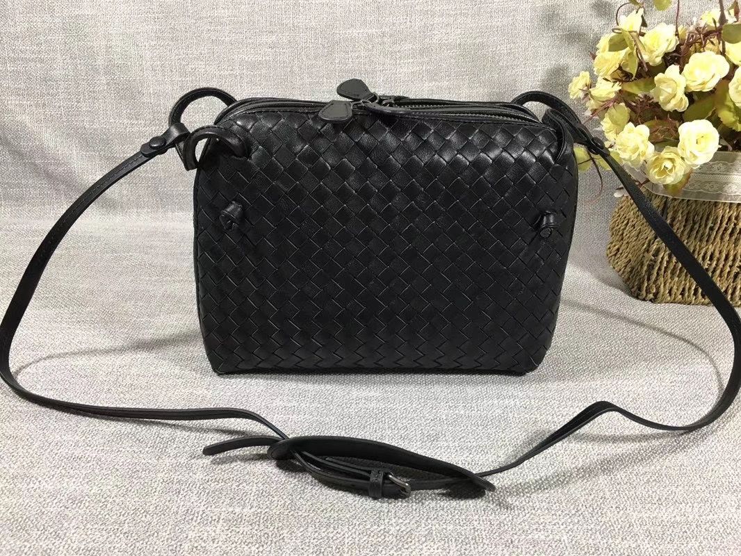 Bottega Veneta 23 cm