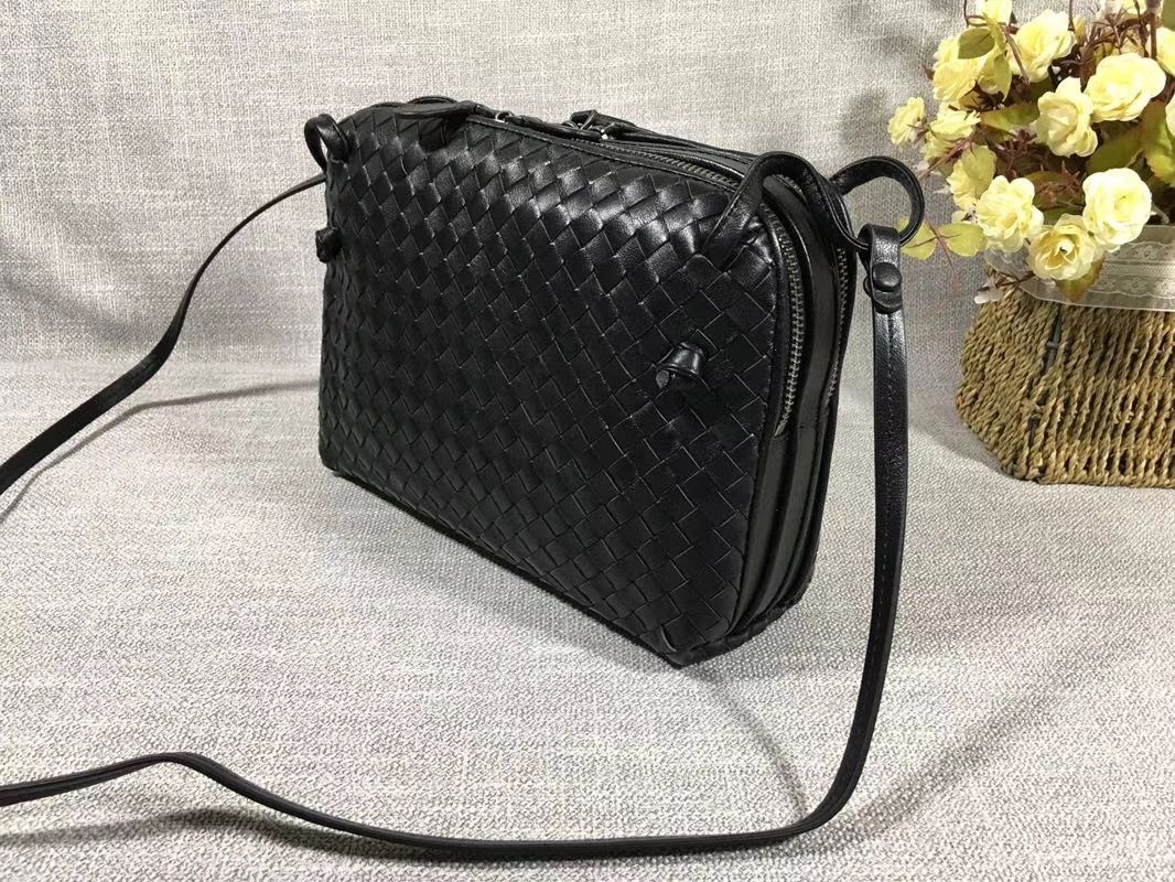 Bottega Veneta 23 cm