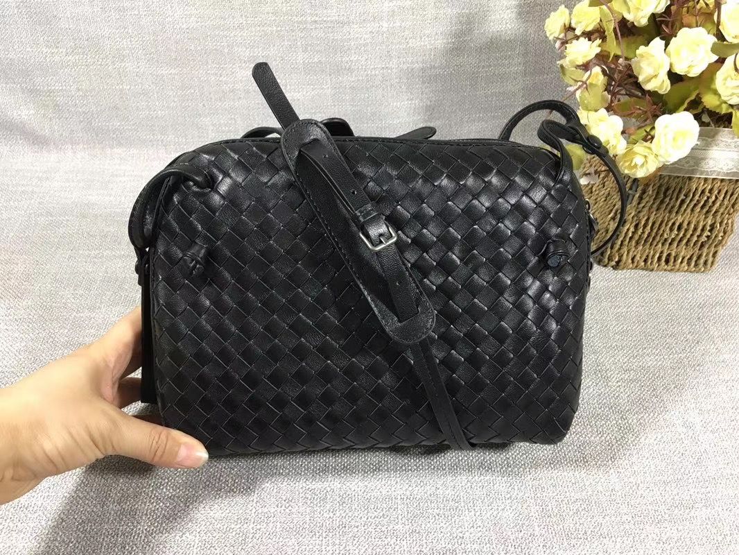 Bottega Veneta 23 cm