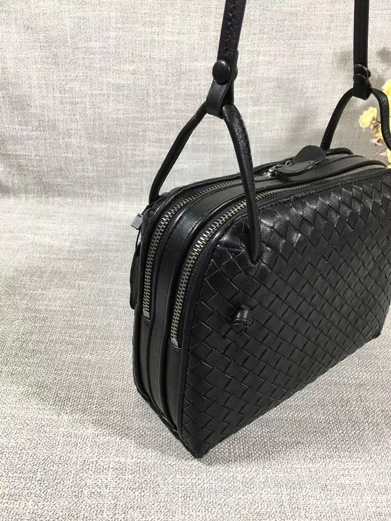 Bottega Veneta 23 cm