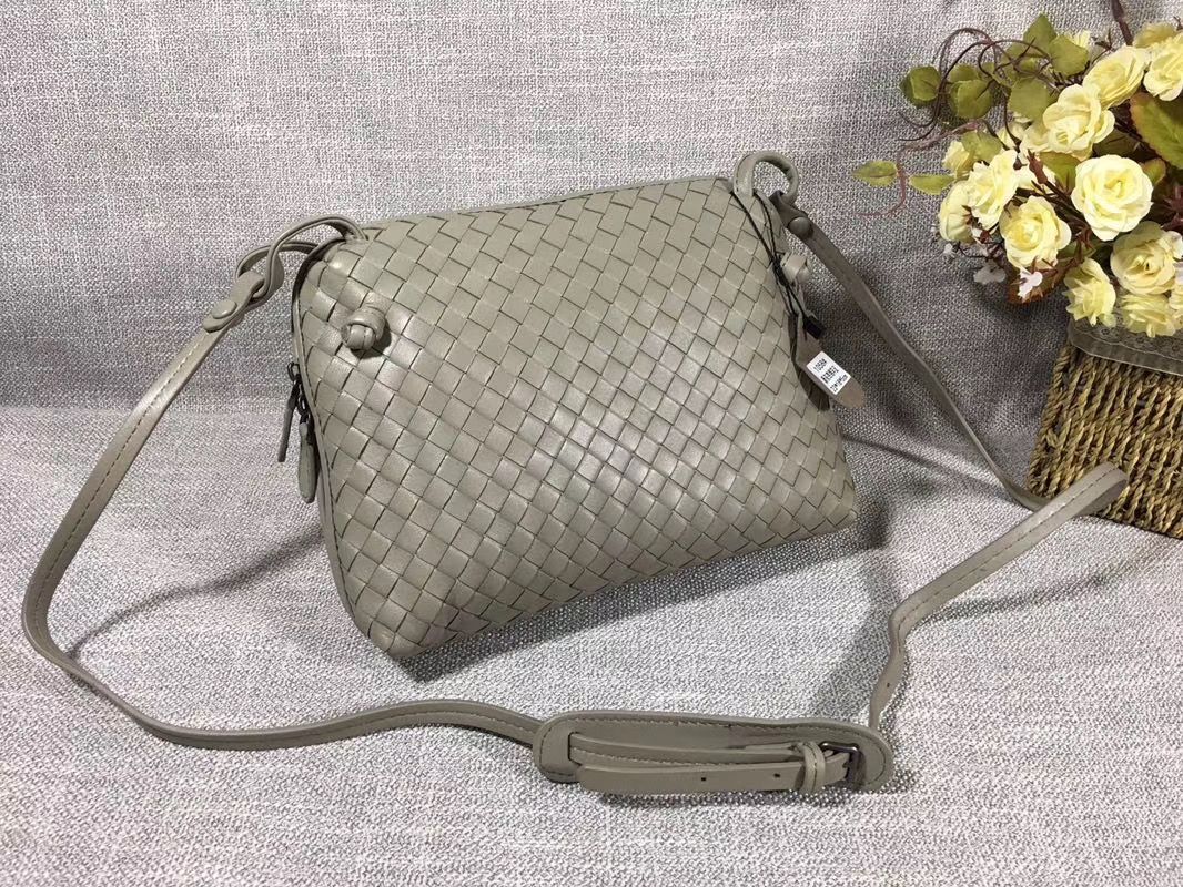 Bottega Veneta 23 cm на одном замке