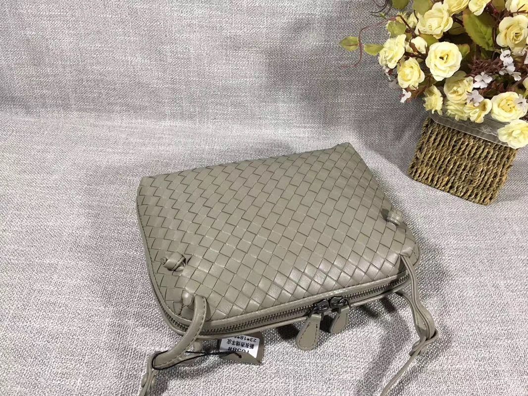 Bottega Veneta 23 cm на одном замке