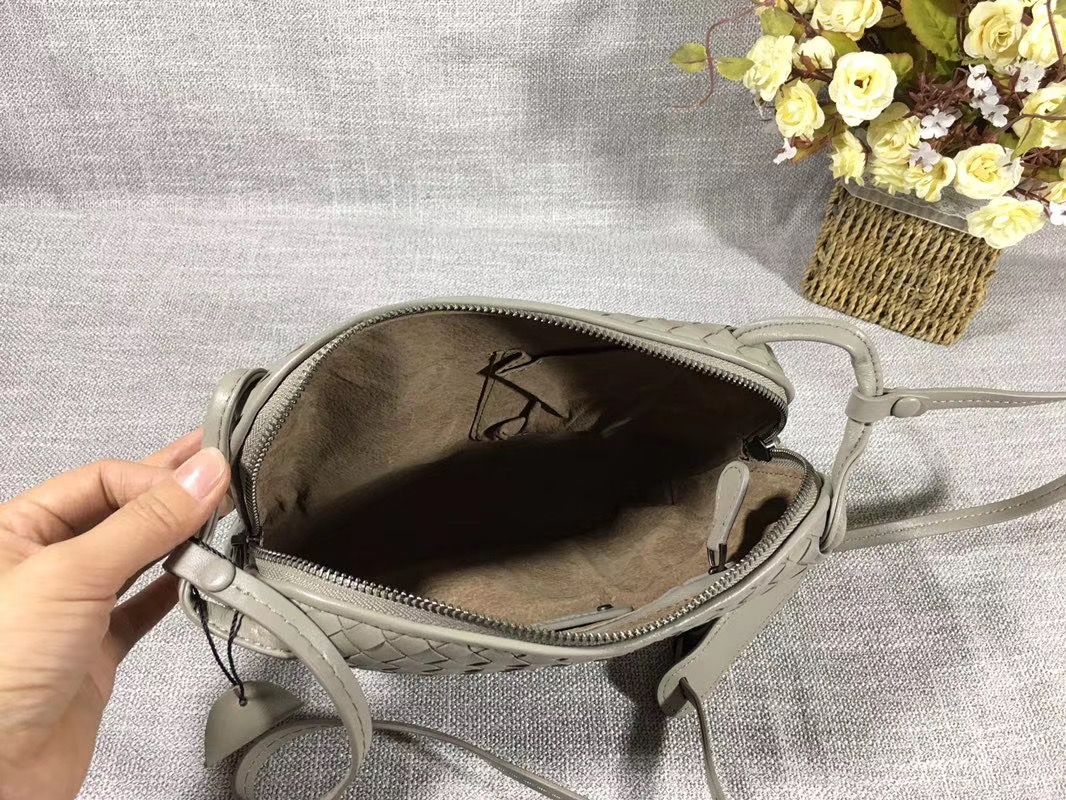 Bottega Veneta 23 cm на одном замке