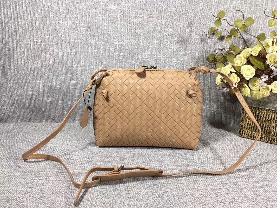 Bottega Veneta 23 cm на одном замке