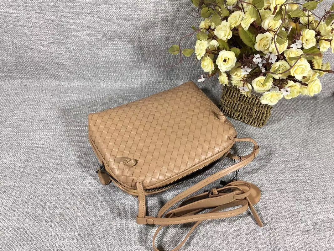 Bottega Veneta 23 cm на одном замке