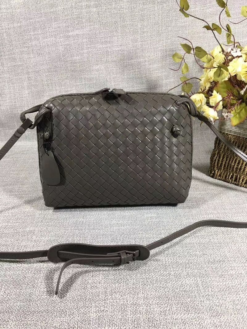 Bottega Veneta 23 cm на одном замке