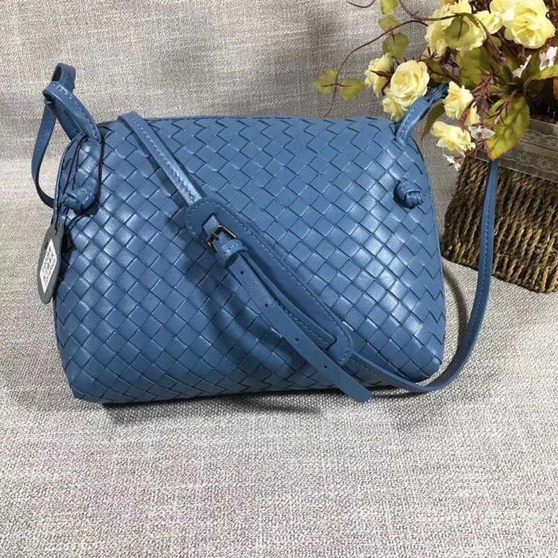 Bottega Veneta 23 cm на одном замке