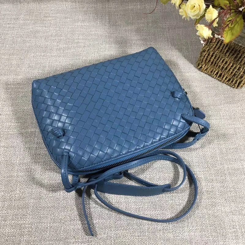 Bottega Veneta 23 cm на одном замке