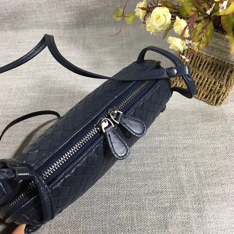 Bottega Veneta 23 cm на одном замке